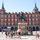 La Plaza Mayor se convertirá en una pradera de césped natural desde el jueves hasta el domingo