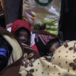 Solicitudes de asilo en Madrid: La pelea entre Ayuntamiento y Migraciones deja a niños durmiendo en la calle