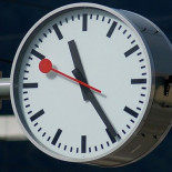 A Apple le llegó la hora: Paga 21 millones de dólares por usar un reloj suizo