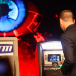 Hacker demuestra la notable inseguridad de algunos cajeros basados en Windows CE