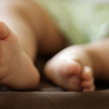 Una pareja canadiense enfrenta una factura de 1 millón de dolares después de ella parir en los USA [EN]