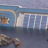 Una mujer que no consta en la lista de pasajeros acompañaba al capitán del Costa Concordia