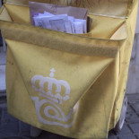 Hacienda elimina el DUA, pero Correos decide cobrar "trámites"