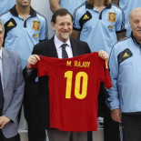 Rajoy mantiene su viaje a Polonia para ver el primer partido de España a pesar del rescate