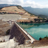 Aparecen grietas en la zona de la ladera (del pantano) de Yesa que la CHE considera segura