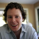 El fundador de Napster podría comprar Warner