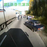 No se te ocurra extorsionar a un camionero ruso