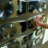 Telefónica manda en el teléfono del ascensor