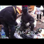 Video de la policía ucraniana sufriendo un duro ataque de los manifestantes