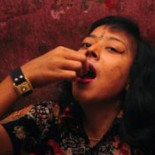 En los burdeles de Bangladesh se engorda a las menores con esteroides de ganado para que parezcan mayores [ENG]