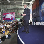 Paulo Coelho solicita al mundo editorial que acepte la publicación de libros gratuitos en Internet