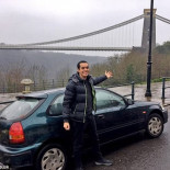 Se compra un coche para ir de Londres a Bristol porque era más  barato que el tren.  (ENG)