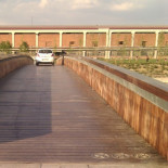 En coche por el puente