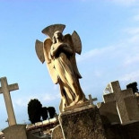 Entrevista al exorcista de la Archidiócesis de Barcelona: "Satanás concede deseos, pero a la vez pasa factura"