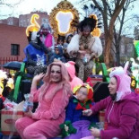 Denuncian a Luis del Val por llamar "maricones de mierda" a los integrantes de la carroza de Vallecas