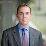 Nuestro dinero lo maneja gente que pasa el día bebiendo, drogándose y yendo de putas