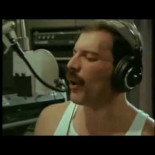 Queen creando "One Vision"