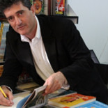 Guillermo Fesser : “En EEUU digo que España está a punto de deshacerse de los impresentables que han intentado hundirla”