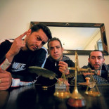 La Excepción desafía a Warner y regala su disco