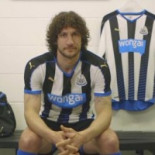 Los hinchas del Newcastle se organizan contra la publicidad de su nueva camiseta