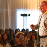 El mayor naturópata de España blinda su negocio millonario