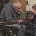 La foto más triste: están casados hace 62 años pero se tuvieron que separar porque no entraron en el mismo geriátrico