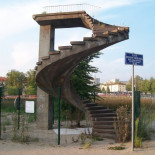 Arquitectura de un despropósito: fascinantes e inexplicables restos urbanos convertidos en arte