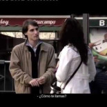 Anuncio en la calle con sorpresa