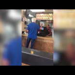 "Te compro un billete de vuelta a México"; nuevo caso de racismo en Texas