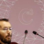 Podemos ofrece retirar su moción de censura a Rajoy si Pedro Sánchez presenta una propia