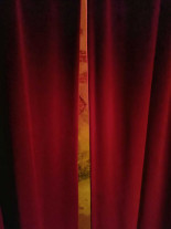 Un neonazi blande un arma blanca en el bar donde Sumar celebraba su fiesta tras las elecciones