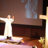 Leo Bassi: "Estoy en una edad perfecta para ser Papa"