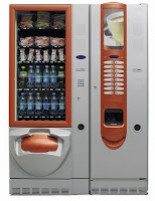 Cazadores de Mitos (I): Frotar las monedas en los laterales de la máquinas